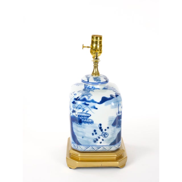 20th Century Blue / White Chinoiserie Porcelain Wood Base Pair of Table Lamps - Pair For Sale In New York - Image 6 of 10