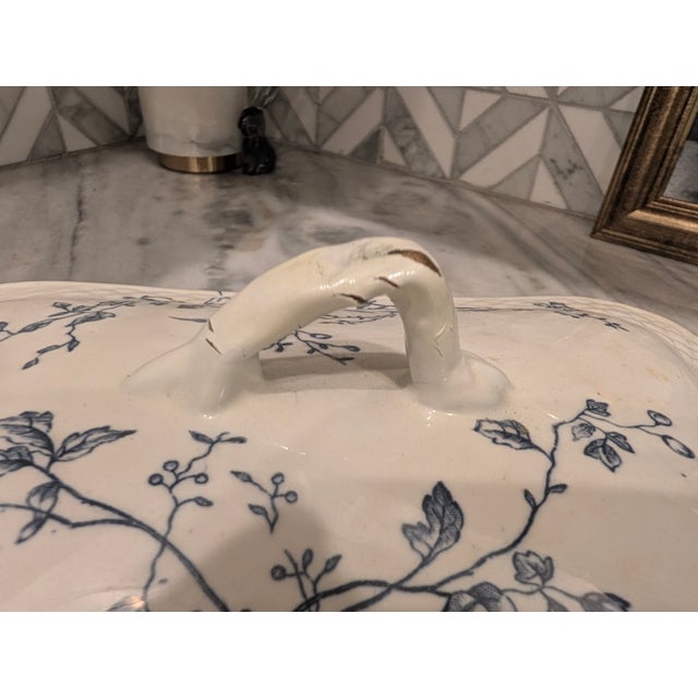 Lovely vintage tureen made by J&E Mayor featuring a blue floral design on a cream/white background. No chips or cracks,...