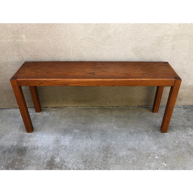 We present to you the perfect blend of form, function, and precision craftsmanship: this stunning solid oak table with its...