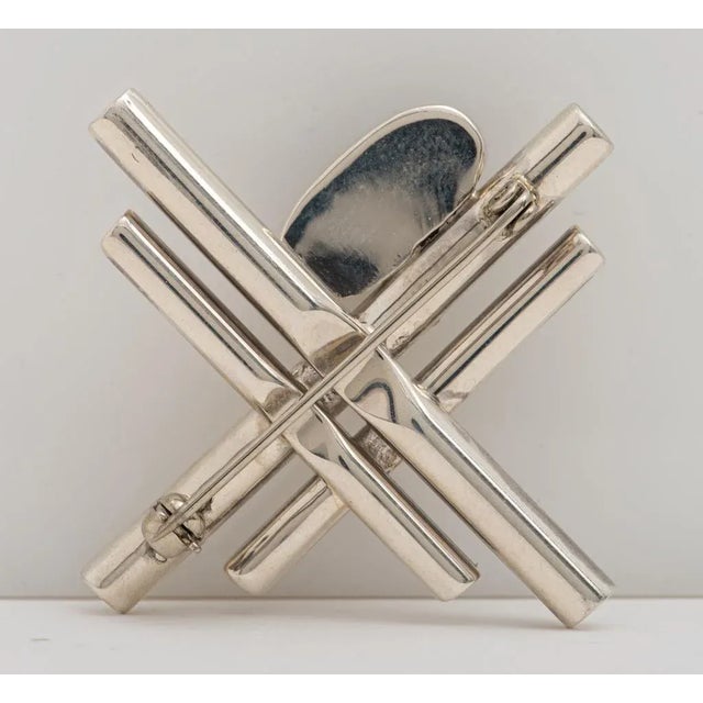 Vintage silver modernist geometric tumbled rough peridot brooch / pin. Brooch: 1.68"L x 1.68"W. Silver tested. Approx:...