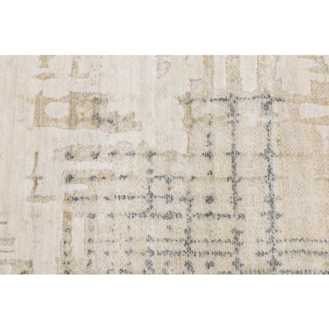 2020s Modern Abstract Gridded Hand-Loomed Rug – Sand & Slate Gray Wool/Nylon Blend For Sale - Image 5 of 10