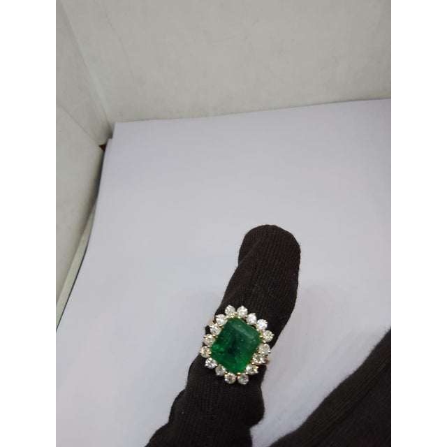 Gemstone details Gold Purity: 18K Solid Gold Emerald: 6.54 cts Diamond: 1.25 cts 18K gold Gross weight: grams Net weight:...