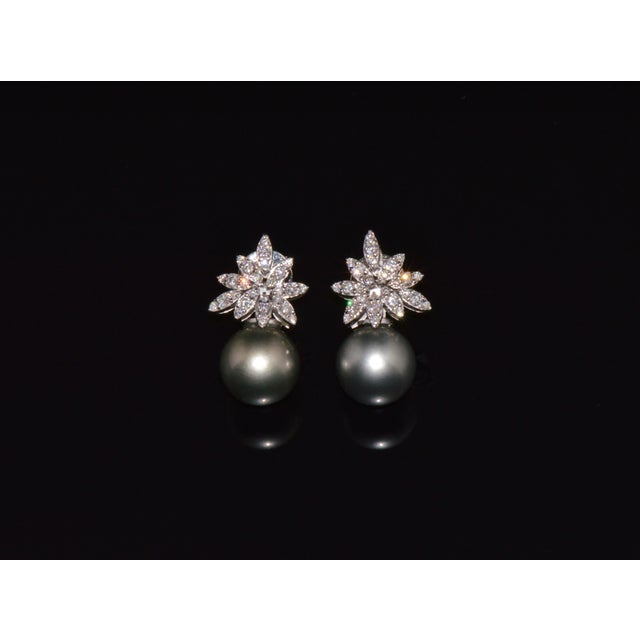 Certified Natural 23.13cts vs F Diamond Tahitian Pearl Solid 18k Gold Cluster Earrings- 2 Pieces For Sale - Image 4 of 12