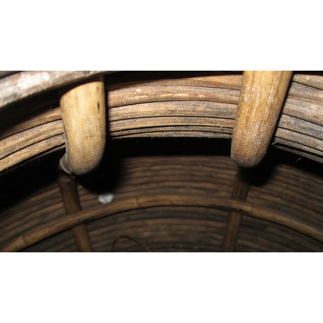 1980s Vintage Coastal Sophistication White Pencil Reed Rattan Floor Vase in Ginger Jar Shape For Sale - Image 5 of 8