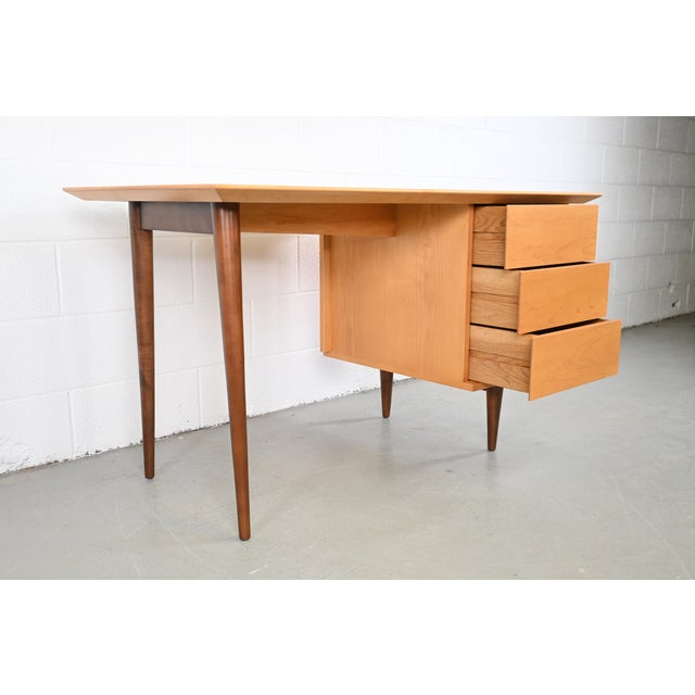 Florence Knoll for Knoll Associates Mid Century Modern Desk For Sale - Image 9 of 13