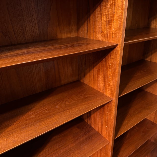 Restored Danish Teak Bookcase by Poul Hundevad For Sale - Image 13 of 18