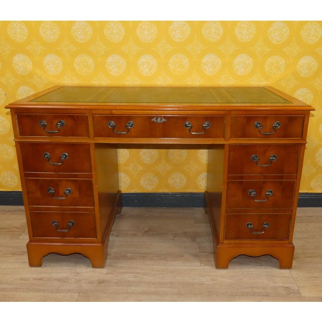 1960s Edwardian English Desk in Yew Wood and Green Embossed Leather Top, 1960s For Sale - Image 5 of 16