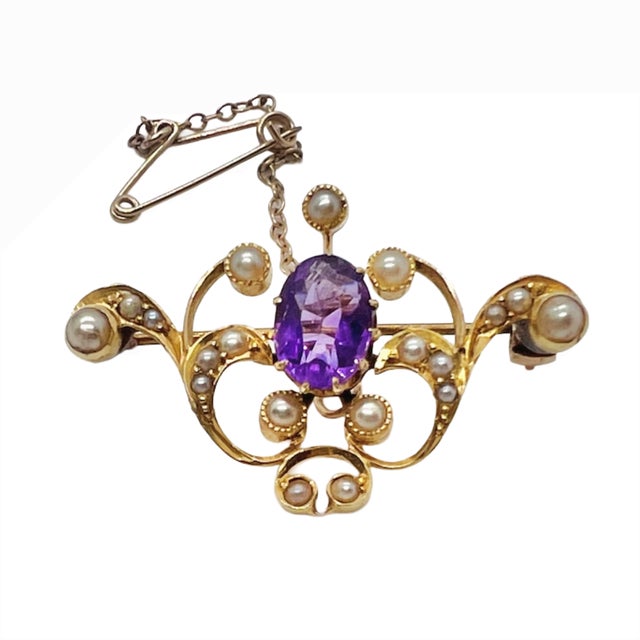 Metal Antique 15ct Gold, Amethyst and Seed Pearl Scroll Brooch, England, Edwardian Period, 1900s For Sale - Image 7 of 15