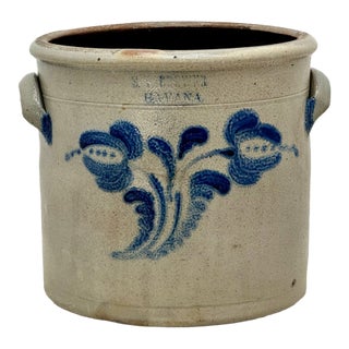 Excellent 1850s Antique American Blue 2 Gallon Flower Decorated Stoneware Jar by S. T. Brewer - Havana New York For Sale