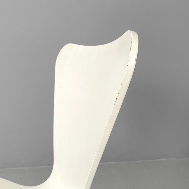 Italian Modern White Lacquered Curved Chairs, 1970s, Set of 6 For Sale - Image 9 of 18