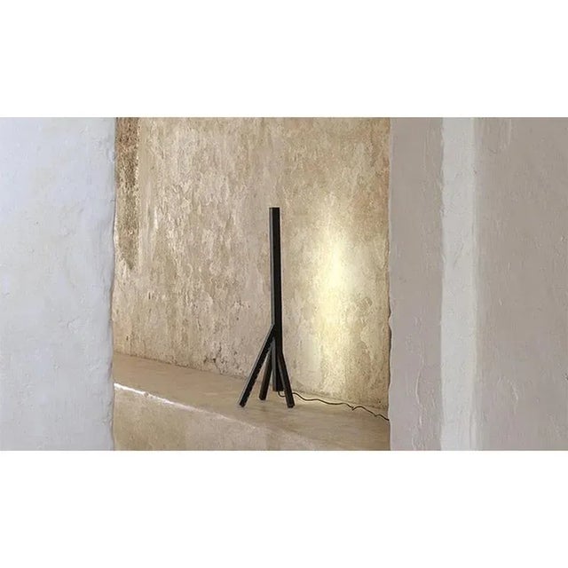 Steccolino Table Lamp in Aluminum and Vegetable Tanned Leather by Oscar Maschera For Sale - Image 4 of 10