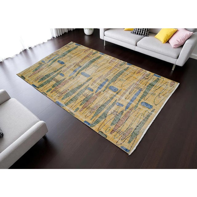 Contemporary 1970s Vintage Zeki Müren Rug With a Modern Design - Hand Knotted Turkish Art Deco Rug 3′8″ × 6′14″ For Sale - Image 3 of 12