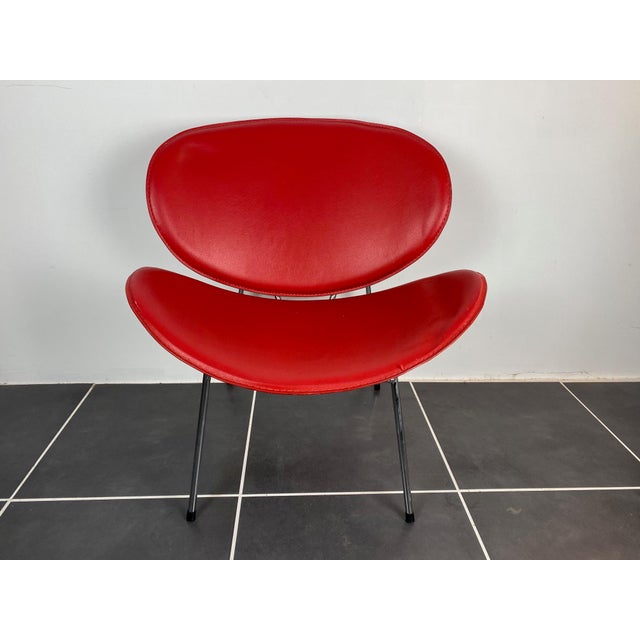Red Lounge Chair in Vinyl, 1980 For Sale - Image 9 of 9