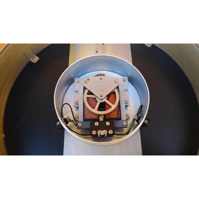 Mid-Century Modern Brass and Iron Clock in the style of Ettore Sottsass for Boselli, 1950s For Sale - Image 3 of 7