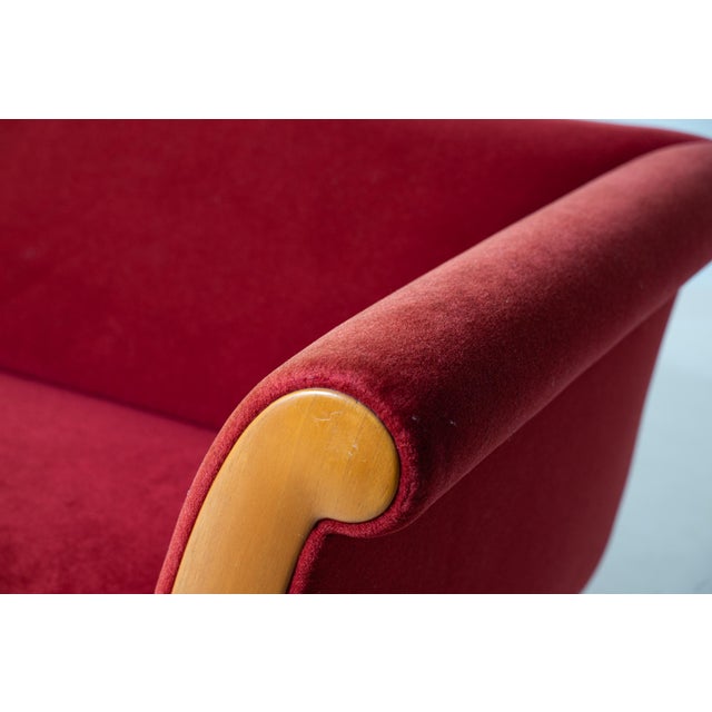 Textile Primafila Sofa in Red Velvet by Molteni, 1990s For Sale - Image 7 of 11