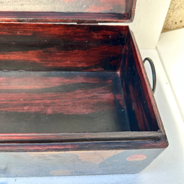 Japanese Taisho Era Urushi-E Trunk, 1920 For Sale - Image 16 of 18