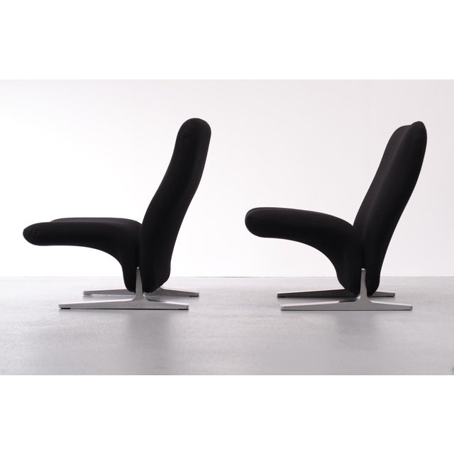 Concorde Lounge chairs designed by Pierre Paulin and made by Artifort. This chair was originally designed by Pierre Paulin...