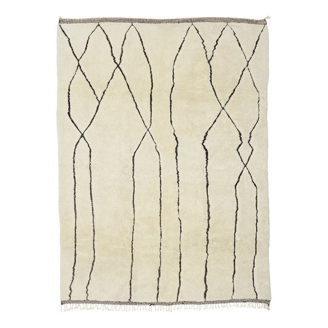 Minimalist Hand-Knotted Wool Rug by Azele Studio For Sale