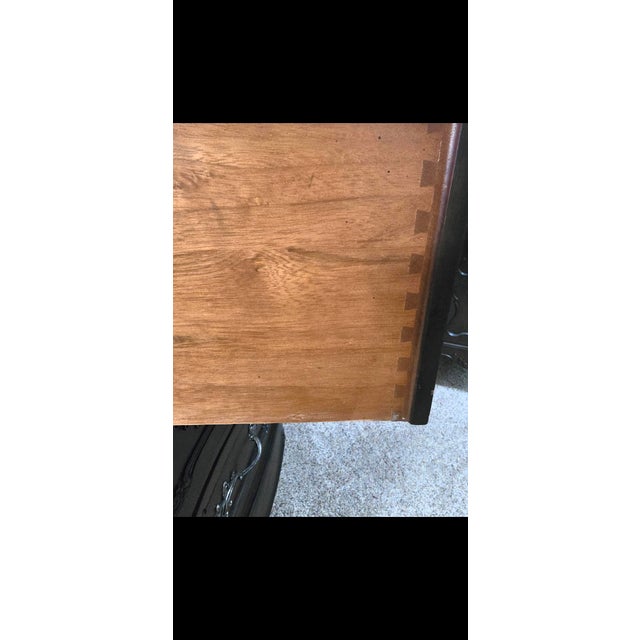 Chocolate Pristine Henredon Queen 8 Piece Set French Provincial Bedroom Suite For Sale - Image 8 of 18