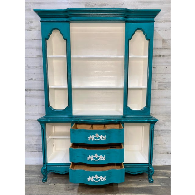 Wood 1970s Turquoise French Provincial Bassett Hutch With Open Display For Sale - Image 7 of 11
