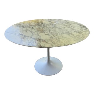 Tulip Dining Table with Champagne Coloured Arabescato Marble in Mint by Eero Saarinen for Knoll International, 1970s For Sale