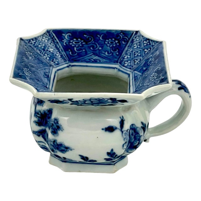 Chinese Blue and White Spittoon, Qing Dynasty, Kangxi Period For Sale