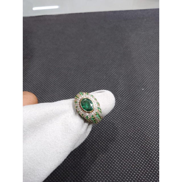 Modern Natural 18k Gold Emerald Halo Ring With 0.77ct Diamonds, New Design For Sale - Image 3 of 8