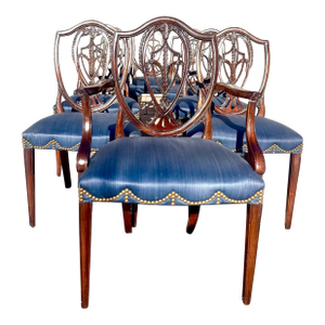 Late 19th Century A Set of 8 Hepplewhite Dining Chairs, Mahogany
