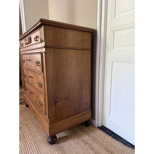 Louis Philippe Commode in Walnut and White-Grey Marble, 19th Century For Sale - Image 14 of 18