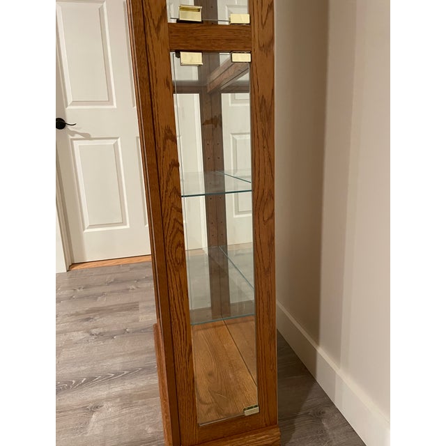 1990s Pulaski Furniture Solid Oak Lighted Curio / Display Cabinet For Sale - Image 4 of 6