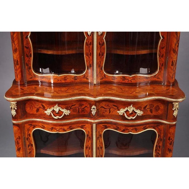 Louis XV Style Vitrine with Marquetry Decoration For Sale - Image 10 of 18