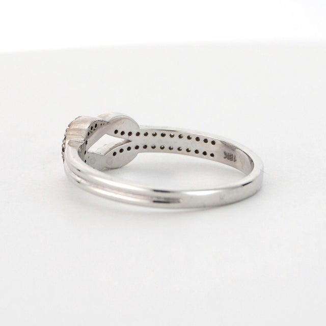 18k White Gold Knot Ring With Round White Diamonds Size 7 For Sale - Image 13 of 18