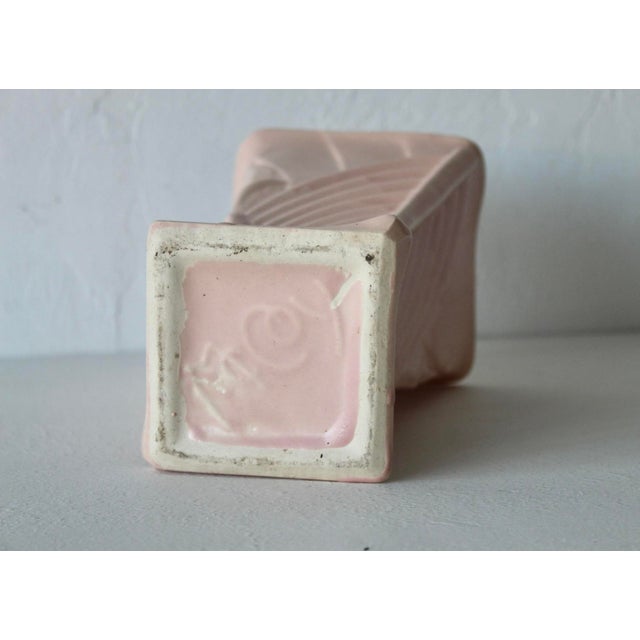 1940s Art Deco McCoy Pink Glazed Ceramic Wing Vase Vintage For Sale - Image 11 of 15
