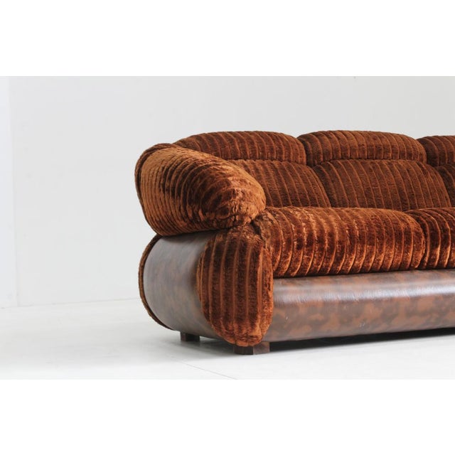 Vintage Italian Three-Seater Sofa in Velvet, 1970s For Sale - Image 3 of 9