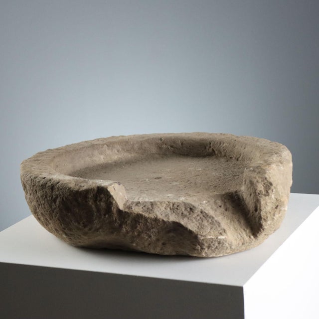 Gray Circular Basin in Stone For Sale - Image 8 of 8