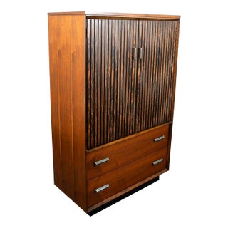 Mid Century Modern Dresser Gentleman's Chest Bassett Walnut Cabinet Drawers MCM For Sale