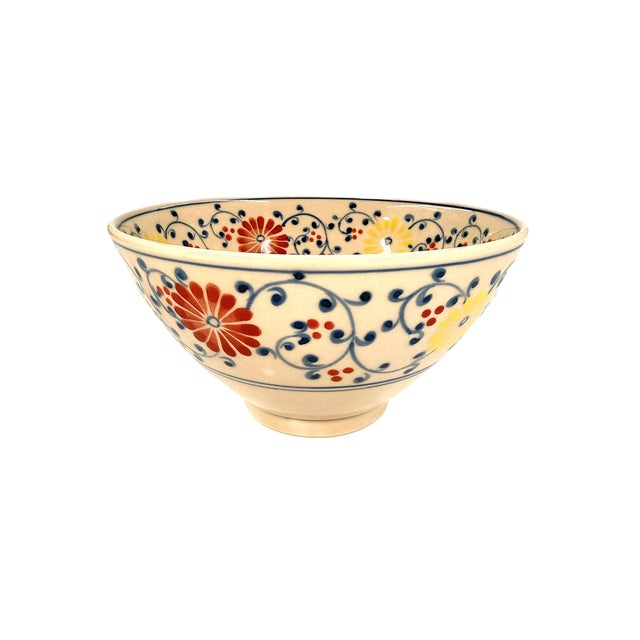 2020s Set of 4 Handcrafted Bat Trang Vietnamese Ceramic Pho or Ramen Bowls With Floral Motifs For Sale - Image 5 of 12