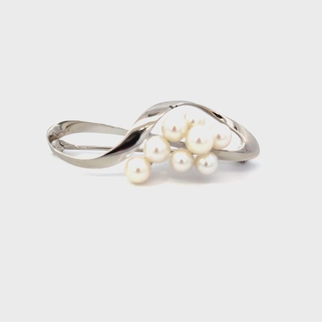 Authentic Mikimoto Akoya Pearl Brooch Sterling Silver 5.3 mm Estate M444 This elegant Authentic Mikimoto Estate sterling...