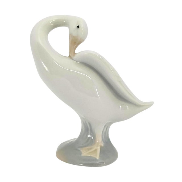 Pair of Lladro Little Duck Porcelain Figurines #4552 & #4553 For Sale - Image 10 of 12