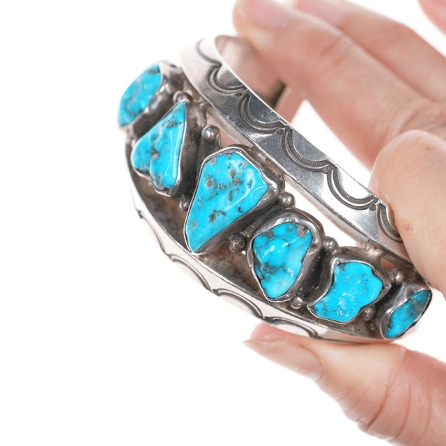 6.25" Mark Chee (1914-1981) Navajo silver cuff bracelet with turquoise For Sale - Image 4 of 11