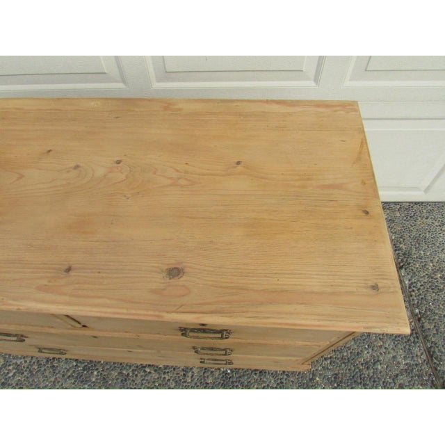 19th Century English Pine Dresser For Sale - Image 16 of 18