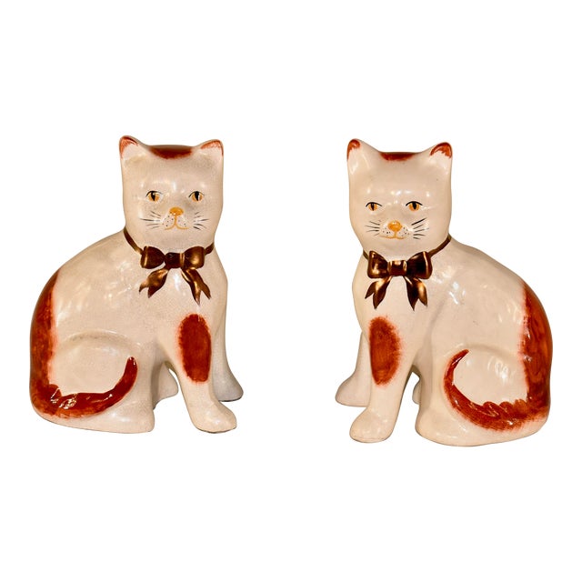 Pair of Staffordshire Cat Figures, Circa 1970 For Sale