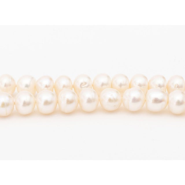 Late 20th Century Classic Freshwater Pearl 18k Yellow Gold Sapphire and Diamond Necklace For Sale - Image 5 of 8