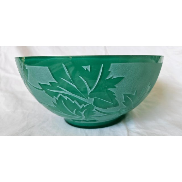 Mid-Century Modern 1980s Pilgrim Kelsey Green Oak Leaf Cameo Art Glass Bowl, Kelsey Murphy Signed For Sale - Image 3 of 12