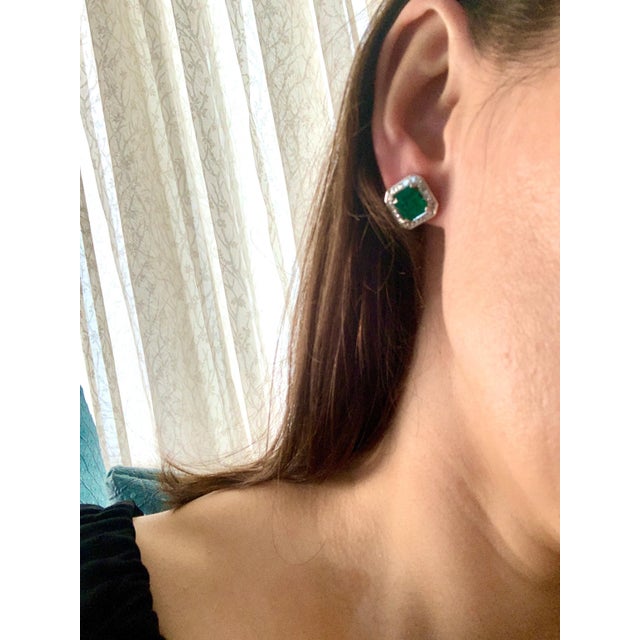 AGL Certified Minor Traditional 5 Carat Colombian Emerald Diamond Stud Earrings For Sale - Image 10 of 18