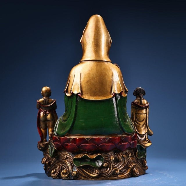 Asian Late 19th Century Polychrome Bronze Guanyin Statue With Attendants, 3.3kg For Sale - Image 3 of 8