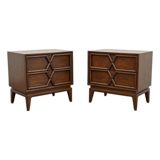 Pair of Mid Century Modern Nightstands For Sale
