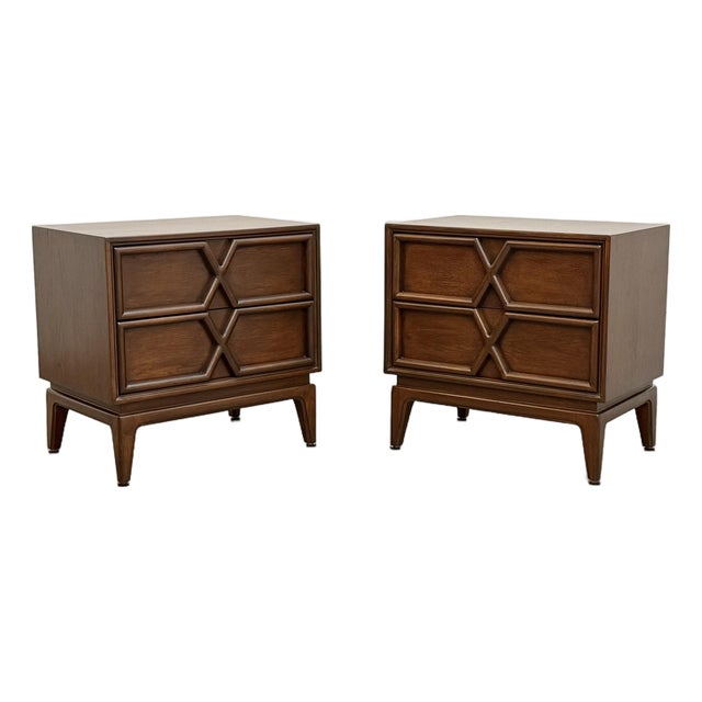 Pair of Mid Century Modern Nightstands For Sale