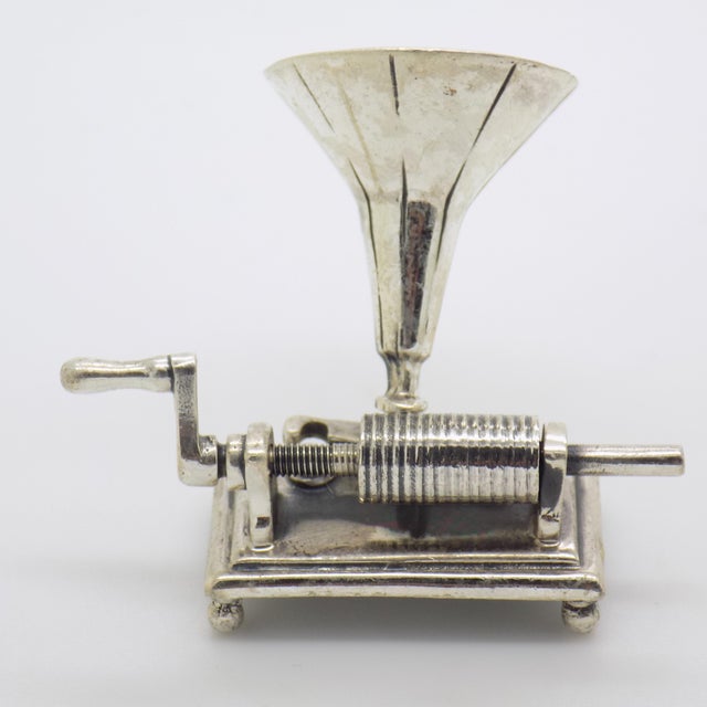 Silver Vintage Italian Handmade Genuine Sterling Silver Hand-Crank Gramophone Figurine, Made in Arezzo (Tuscany) by Medusa-Oro Silversmith For Sale - Image 8 of 11