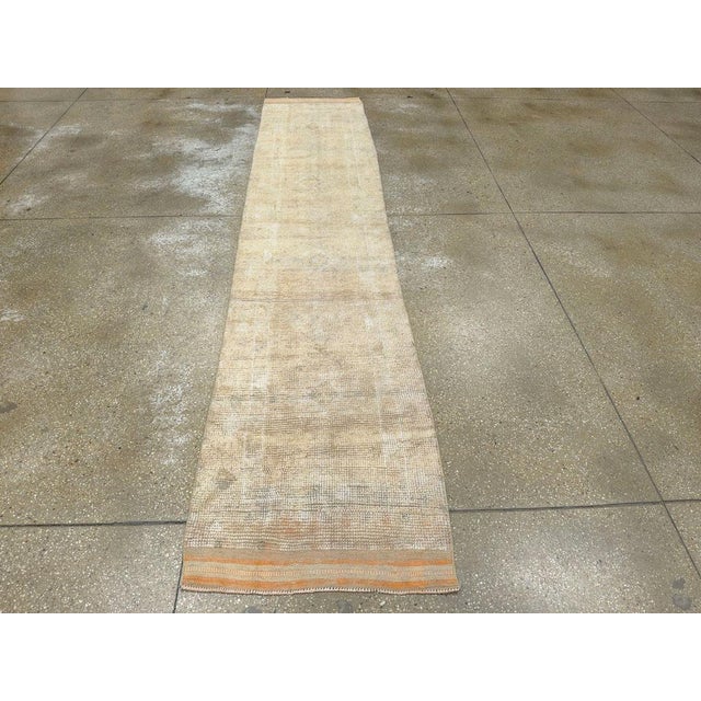 Galerie Shabab Collection Mid-20th Century Turkish Anatolian Runner For Sale - Image 4 of 10